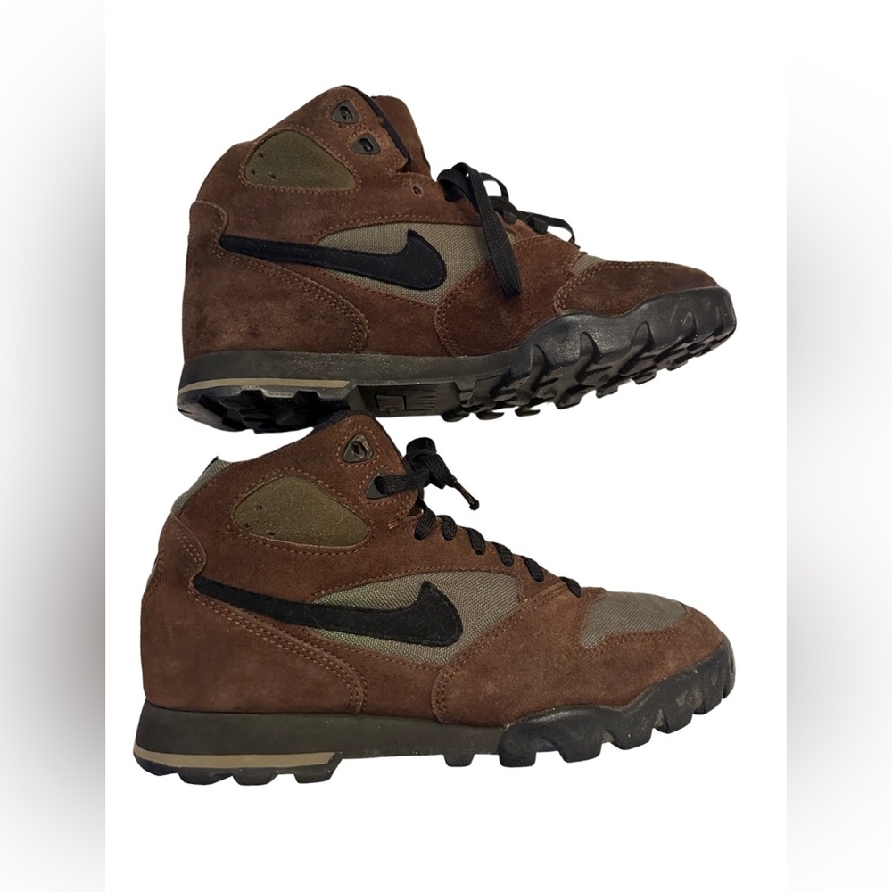 Vintage Nike hiking boots